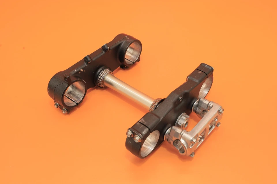 Juego de abrazaderas de árbol triple OEM para horquilla de vástago de dirección 2017 16-18 RMZ250 RMZ 250 Foto 4 de 4