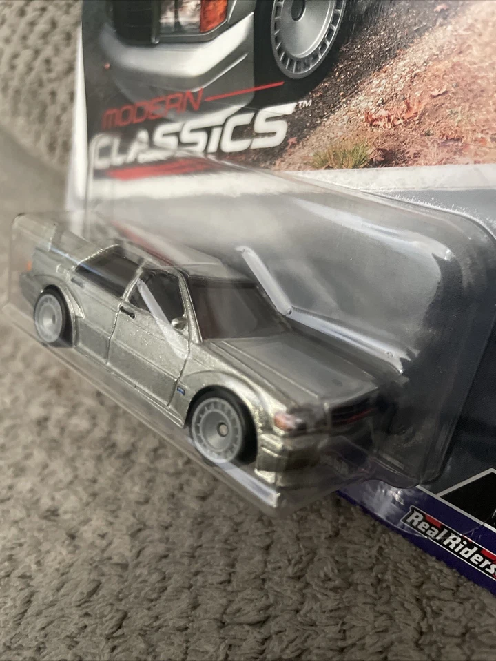 Mercedes-Benz 190 E 2,5-16 Evolution II Hot Wheels 2024 Modern Classic 1990 Foto 3 de 4