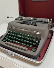 1950's Royal Quiet Deluxe Magic Margin Manual Typewriter with Original Hard Side thumbnail
