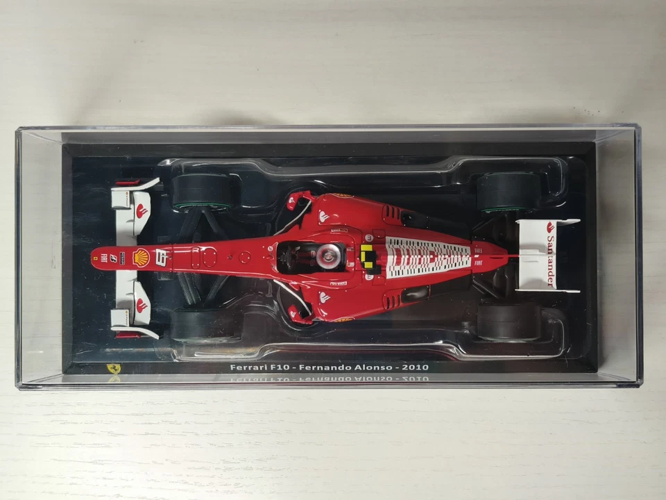 1:24 Ferrari F10 - Fernando Alonso 2010 - Immagine 4 di 4