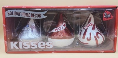 HERSHEY'S CELEBRATE w/KISSES Set Of 3 Holiday Christmas Tabletop Decor 4  NEW