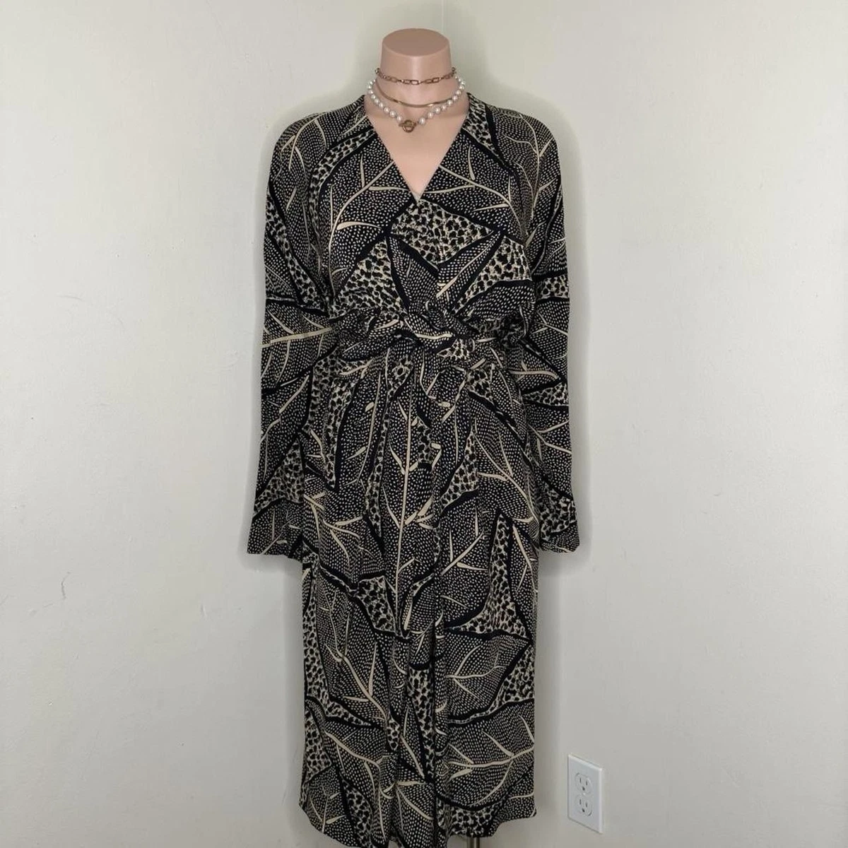 Saks Fifth Avenue Formal Dresses for Women for sale | eBay Saks Fifth Avenue Formal Dresses for Women for sale | eBay