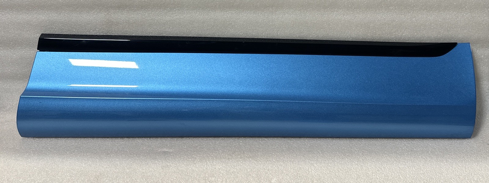 2022 BENTLEY BENTAYGA FRONT RIGHT EXTERIOR DOOR MOLDING COVER TRIM OEM 36A853072