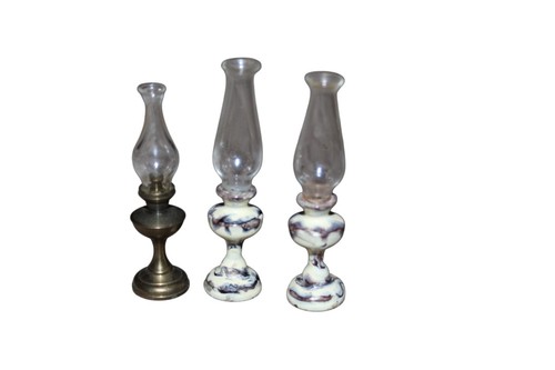 Vintage Pair White Black Oil Lamps Doll Furniture & Brass Oil Lamp Doll House - Picture 3 of 3