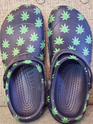 Crocs Bistro 420 Hemp Leaf Clog Men's size 12  LIMITED EDITION  