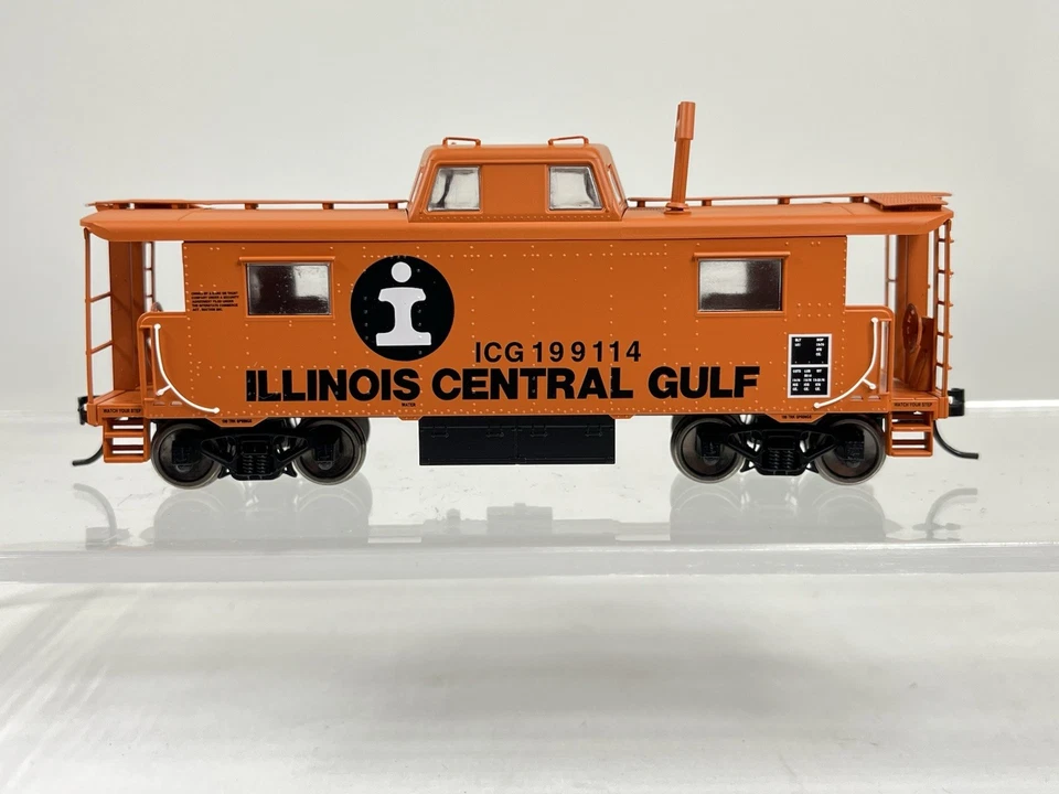 Bowser HO Illinois Central Gulf ICG #199114 N8 Caboose - Image 3 of 4