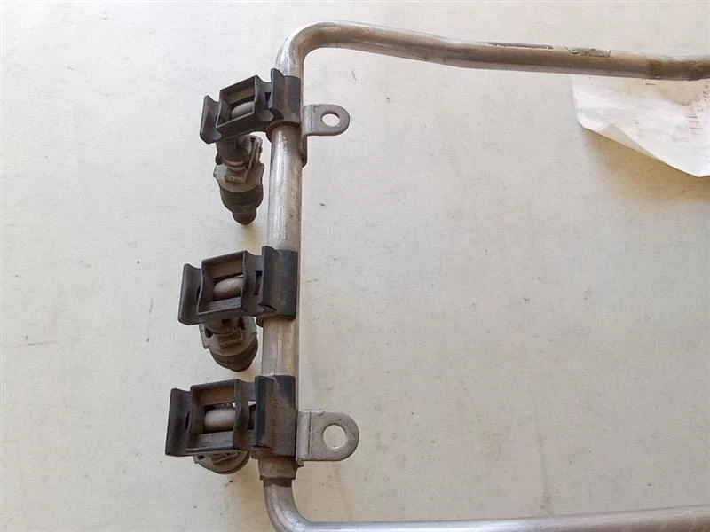 AUDI CABRIOLET 1994-1998 2,8 L RIEL DE COMBUSTIBLE CON INYECTORES OEM USADO PROBADO Foto 2 de 4