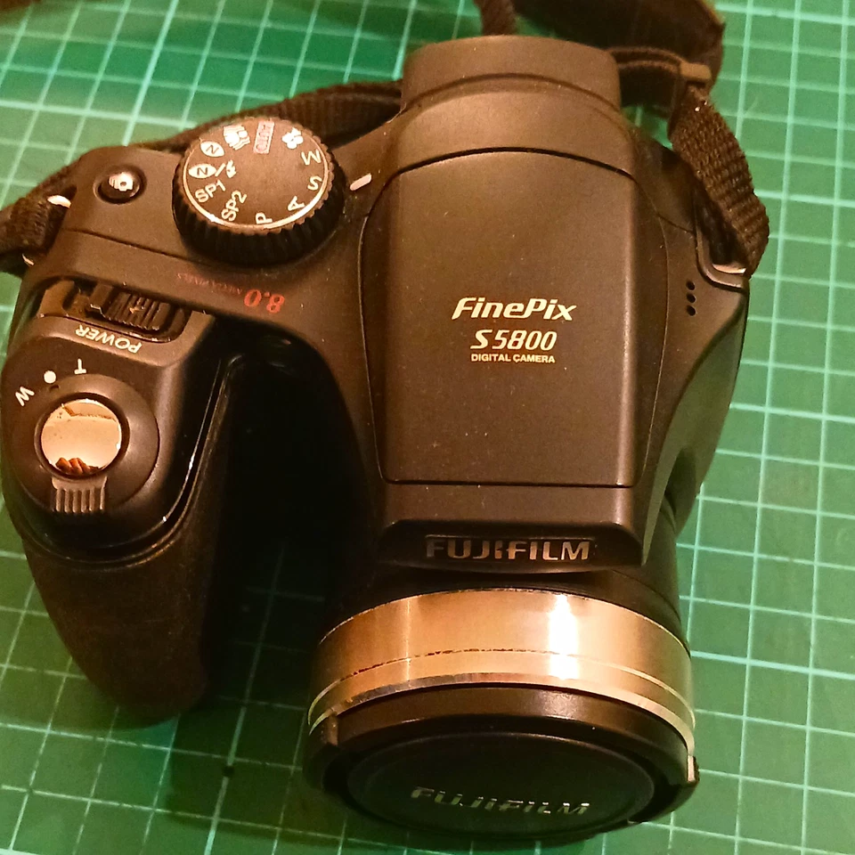 Fujifilm FinePix S5800, photo 2 of 5