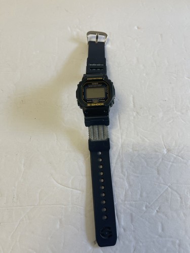 Montre Casio G-Shock DW-5600/901 Vintage Années 90 - Digitale, Alarme, Chrono, étanche 200m, Occasion