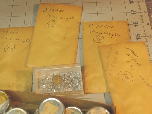 Colección de pequeños pesos marcados 5mg-500mg. - Imagen 6 de 9