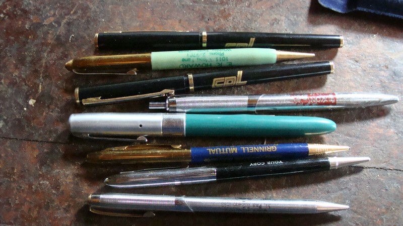 LOT OF MECHANICAL PENCILS & PENS
