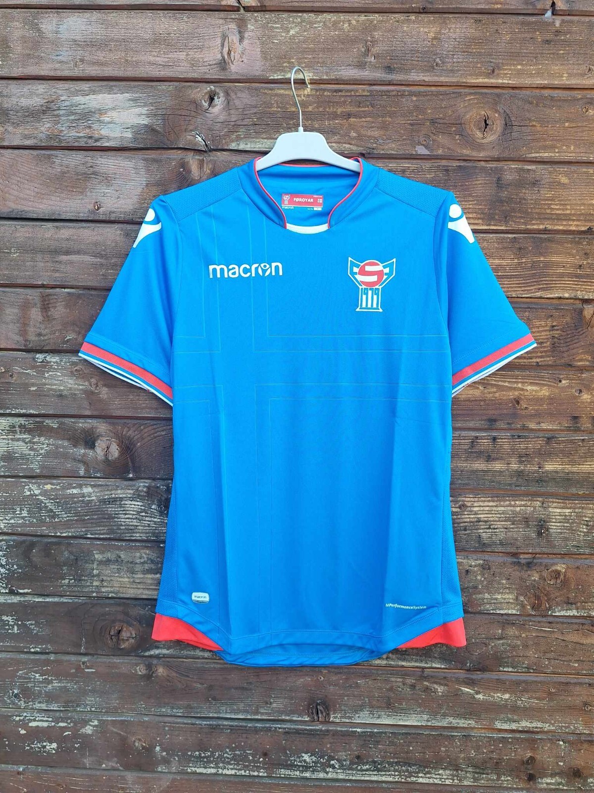 Faroe Islands 2018 Away Jersey, Macron, BNWT , size L