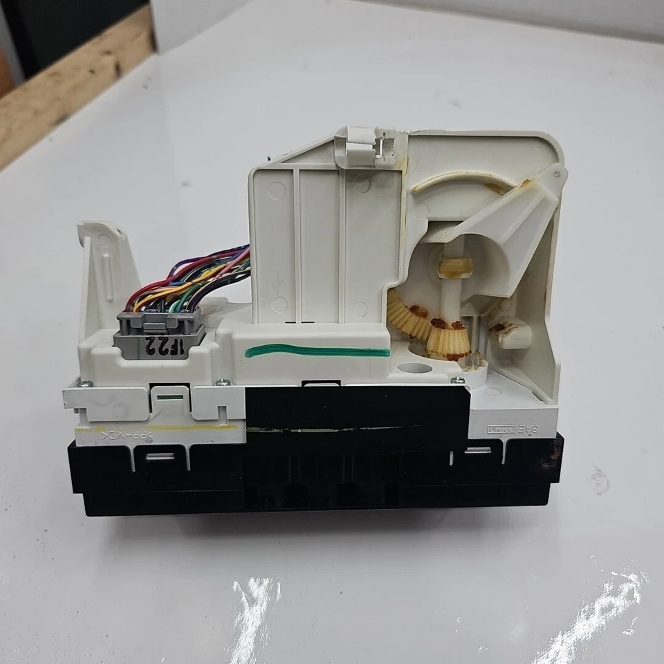 2000 - 2004 Subaru Legacy Manual Heater A/C Control Temperature Panel 72311AE06 - Image 3 of 4