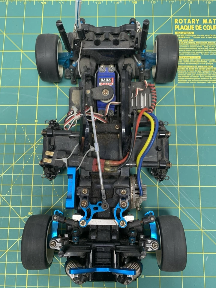 Tamiya M05 M-05 S-Spec Chassis w/ VW Body + Skektrum Remote + Battery + Charger - Image 2 of 4