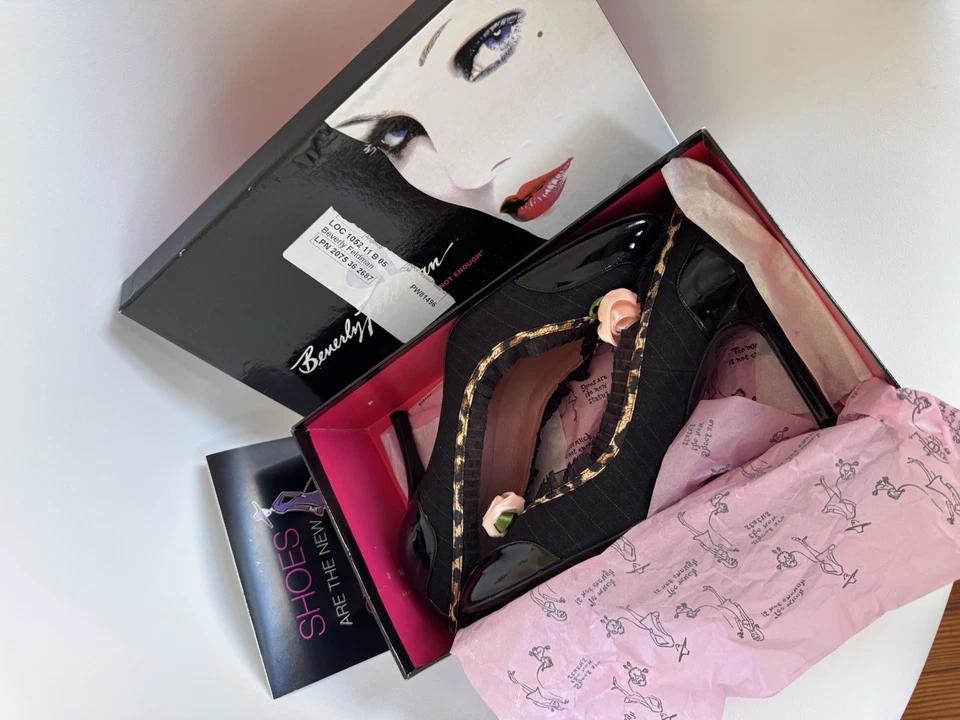 Salto Beverly Feldman preto patenteado, acabamento Jaguar, rosa cetim rosa 9M Espanha novo na caixa - Imagem 3 de 4
