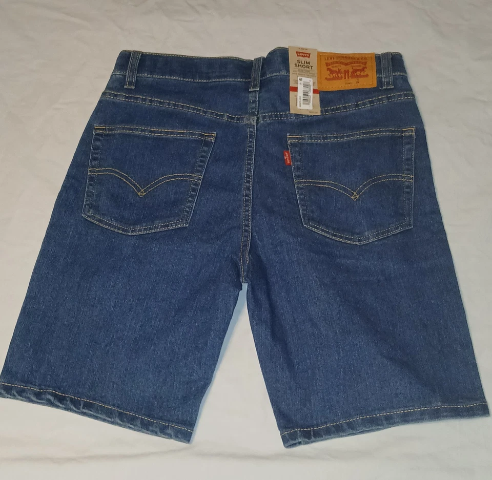 Shorts jeans Levi's masculino cintura ajustável slim fit lavagem escura média tamanho 16R - Imagem 2 de 4