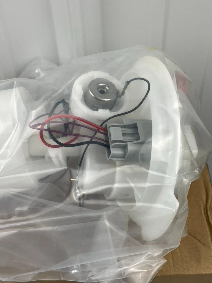 Conjunto de bomba de combustible eléctrica 2202-510481. de Carquest xref. Airtex # E7172M Foto 3 de 4