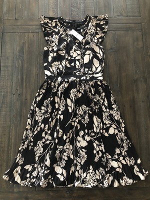 white house black market black and white floral dress White House Black Market WHBM dress womens sz 12 white floral long ruched waist