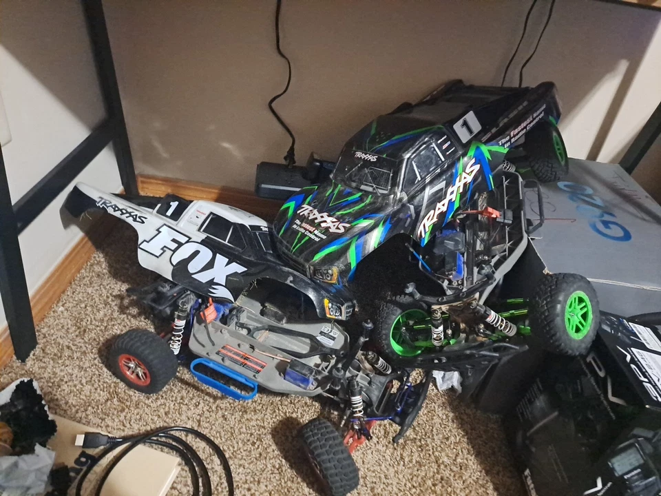 2RcRemoteCarsTraxxasRedoneHadBrokenEscGreenOnePerfectlyFineRemotincludedbaterryt - Image 2 of 4