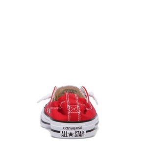chuck taylor slip on red