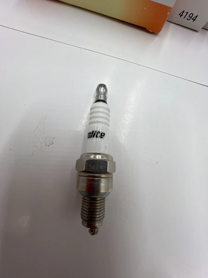 (CANTIDAD 4) Bujía Autolite Cobre 4194 para 1963 Arnolt-Bristol Bolide Foto 3 de 4