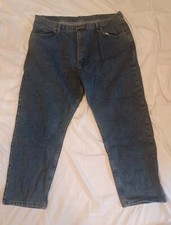 Wrangler Relaxed Fit Men's Blue Denim Jeans Size 42 x 30 Medium Wash 100 Cotton
