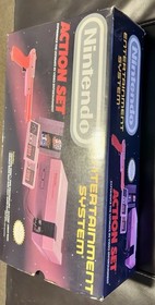 Nintendo NES Action Set Console Bundle Zapper Controllers Games Manuals Box