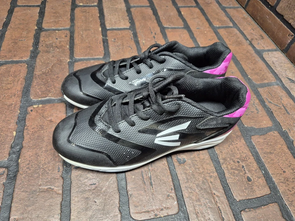 Botines de Softbol Easton Niñas 5 Jóvenes Béisbol Ascend MSS Negro Rosa Goma Foto 2 de 4