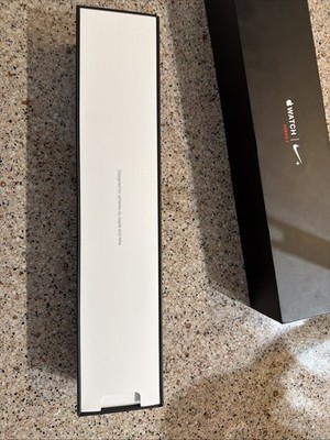 Apple Watch 3 Nike+ 42mm Space Gray Case Black Nike Band LTE Unlocked