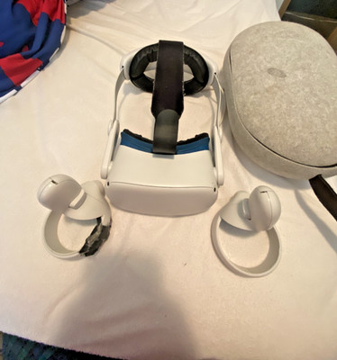 Meta Quest 2 256gb + Official Case, battery strap, vr cover, and link cable