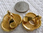 Vintage Gold Tone Monet Swirl Earrings   Lot #63 — photo 2