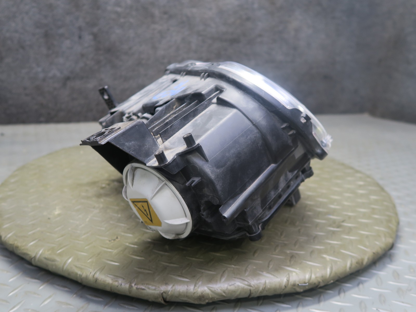 2006-2012 BENTLEY CONTINENTAL FLYING SPUR FRONT RIGHT XENON HID HEADLIGHT LAMP