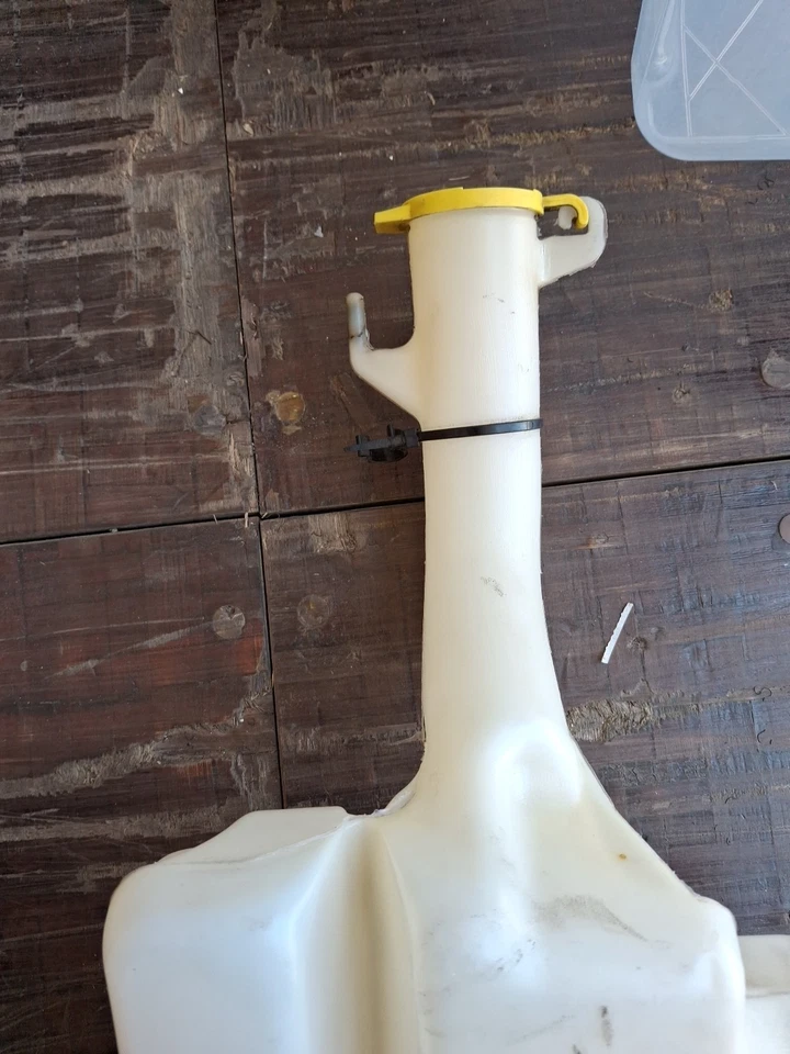 Dodge Caravan Washer Fluid Resevoir - Image 3 of 4