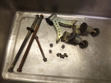 2002 YAMAHA YFM400 KODIAK 4X2 ENGINE MOTOR MOUNT BRACKET HARDWARE