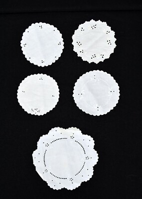 5 Vintage Madeira White Floral Scalloped Cutwork Two 5.5 Two 6 & One 9'' Doilies 