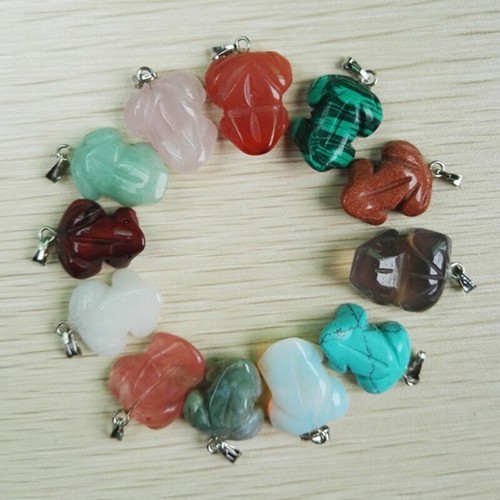 Fashion Mixed Natural Stone Carved Frogs Pendants Charms 12pcs/lot Wholesale - Picture 2 of 6