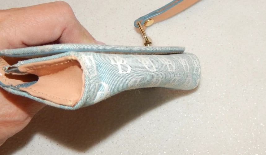 Bolso de Mano Dooney Bourke Vintage Muñequera Caddy Estuche para Tarjetas Monedero Cuero Raro Foto 4 de 4