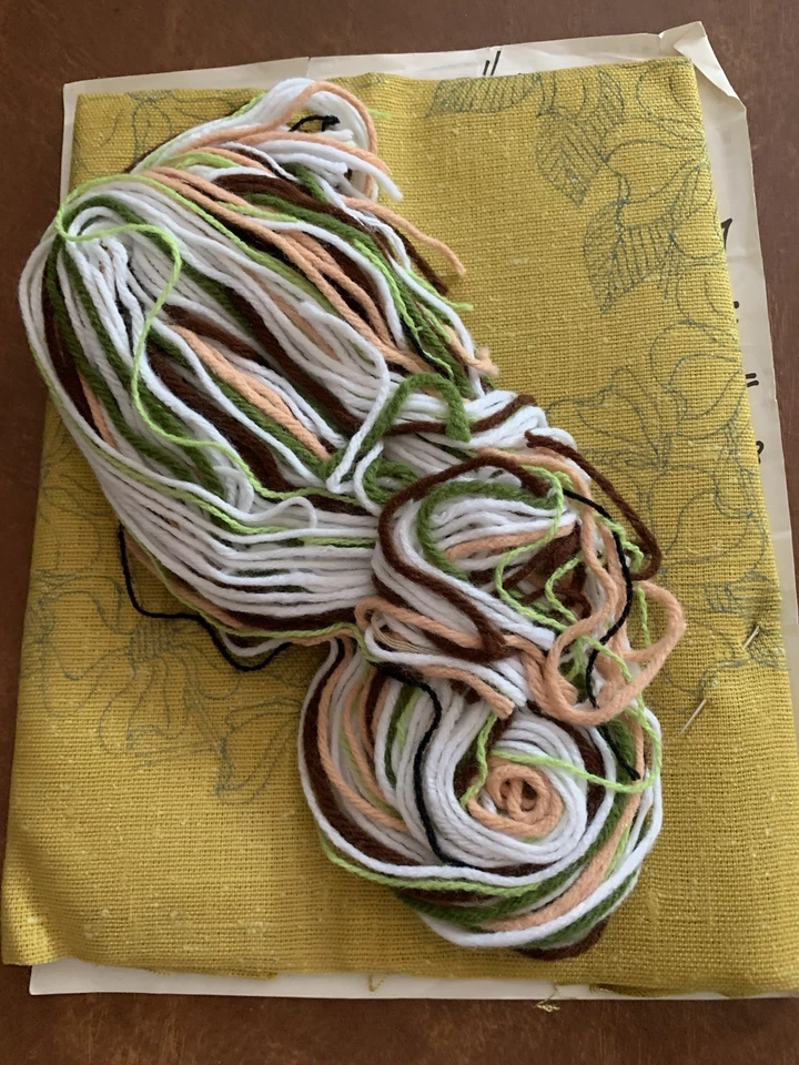 KIT DE ALMOHADA DE COLECCIÓN 1974 Vogart Corona de Madera para Perros CreativeStitchery Crewel 782A Foto 3 de 3