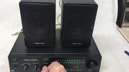 Two REALISTIC Minimus-3.5 Cat. No 40-1996 BLACK Metal 8 Ohm 15 W (Max.) SPEAKERS - Video 1 of 1