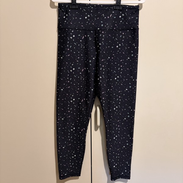Target Active Size 12 Women’s 3/4 Leggings Dark Blue Terrazzo Print