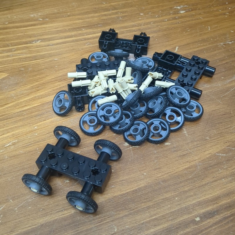 Lego Wheels, Pins & Car Chassis - 6 Vehicles Worth (005)