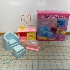 PLAYSKOOL VINTAGE DOLLHOUSE DOLL LIVING ROOM W CABINET With Box! No TV or Tray