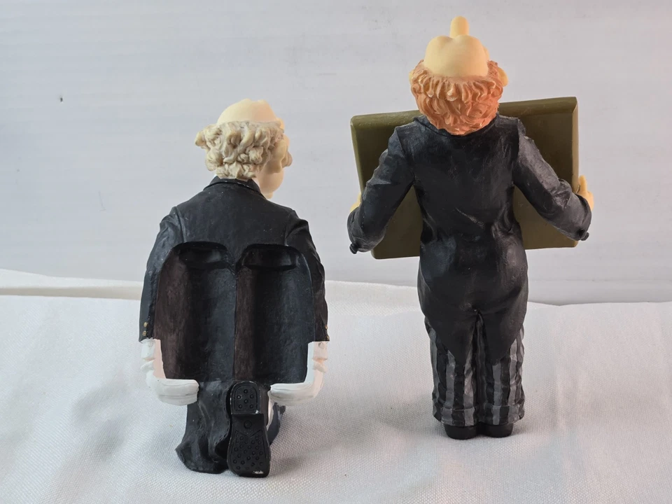 James The Clueless Butler Waiter Lote de 2 Menú Soporte para Sal y Pimienta Foto 3 de 4