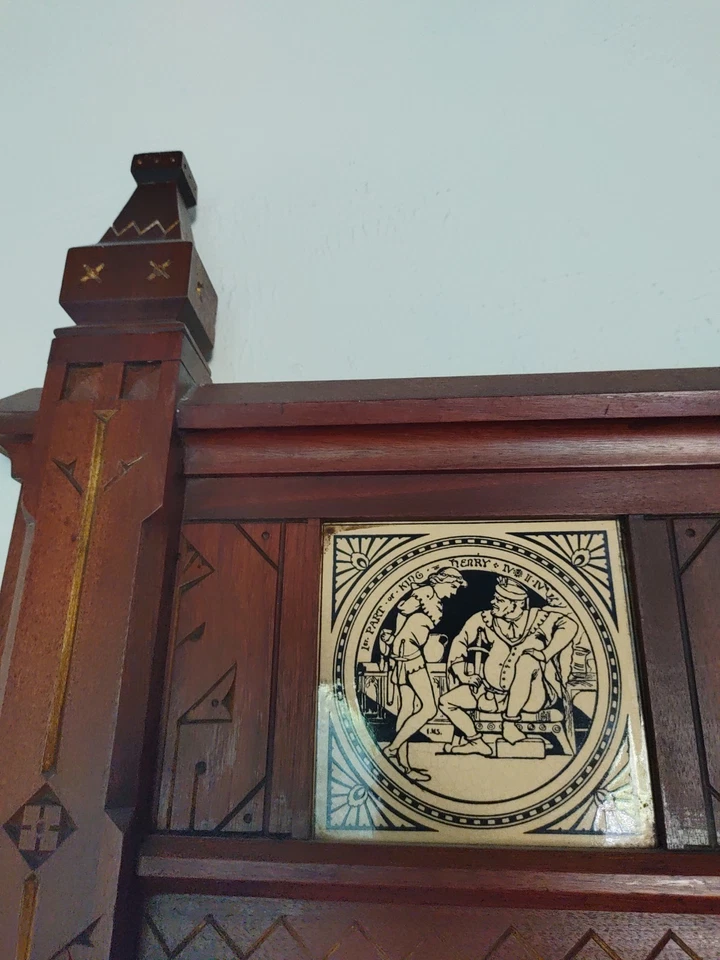 Cómoda estilo Kimbel and Cabus espejada con azulejos estética antigua moderna gótica Foto 4 de 4