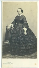 020-Cdv Albumin Business Card Lady aerring necklace chair ph Fixon Paris