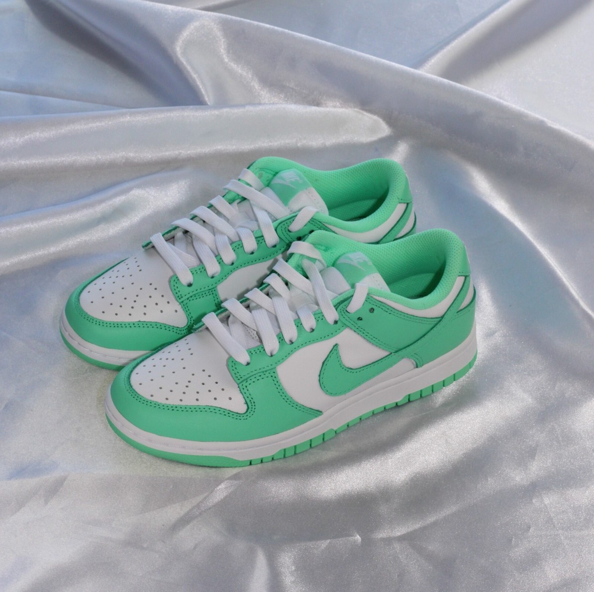 nike dunk mint green