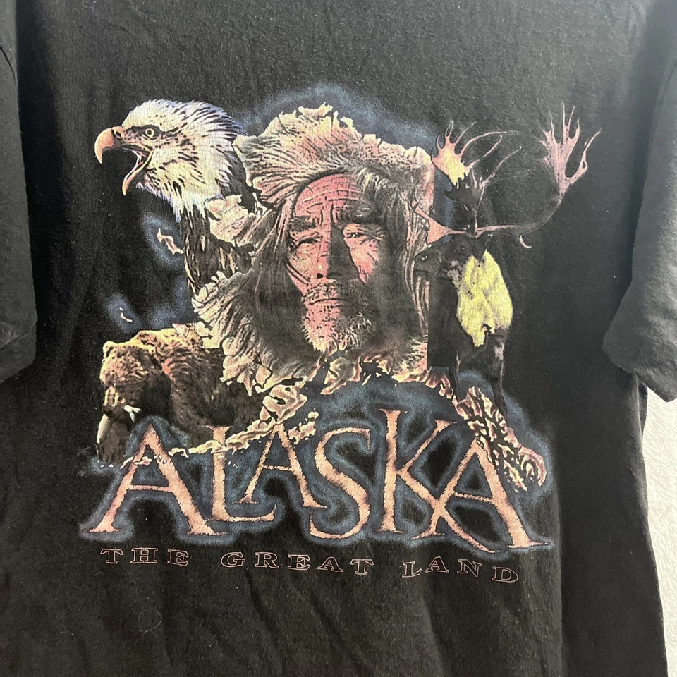 Camiseta Genesis vintage adolescente média destino do Alasca estampa completa preta manga curta - Imagem 2 de 4