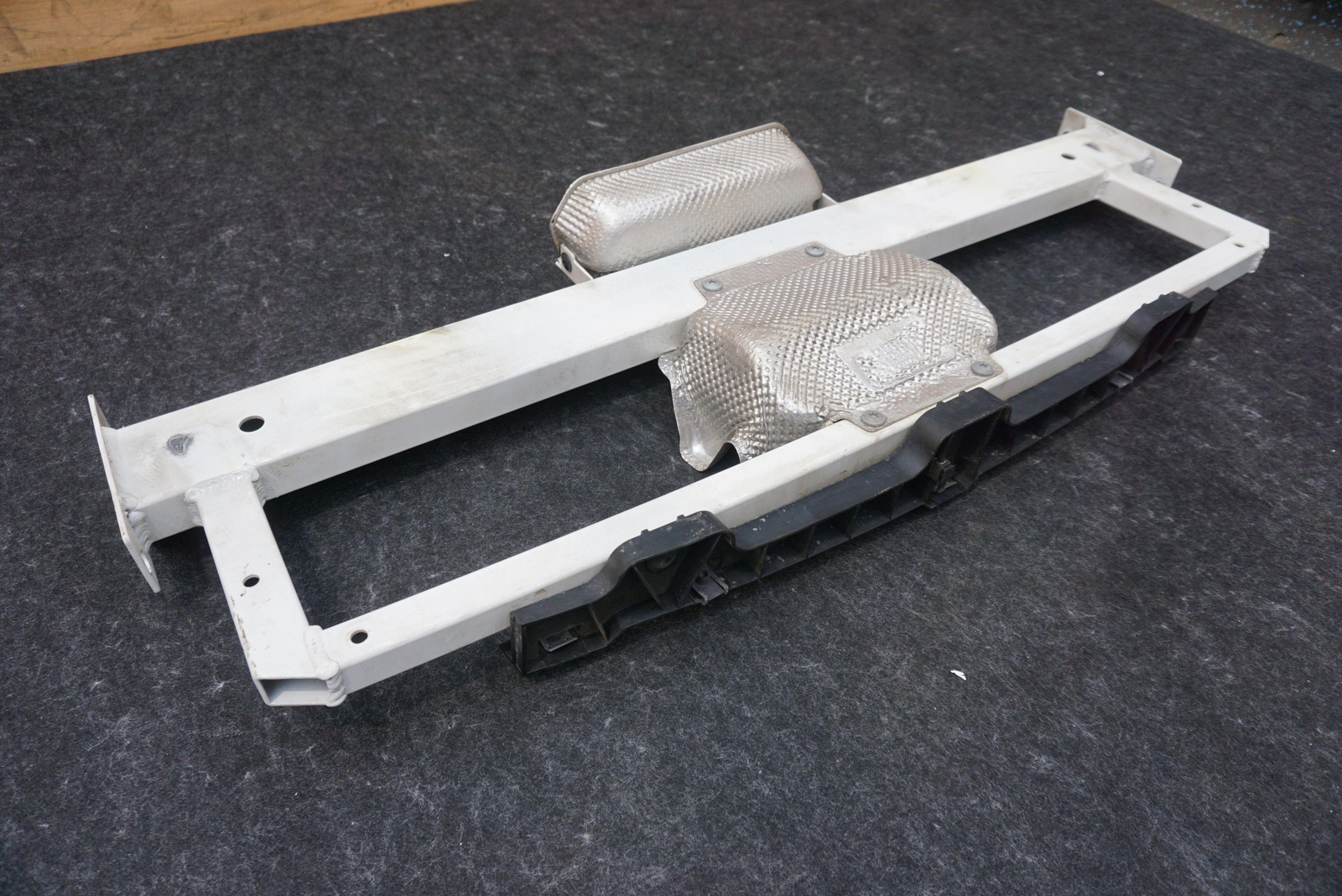 Rear Trunk Engine Compartment Lid Latch Lock 4E0823509 Audi R8 Type 42 2012