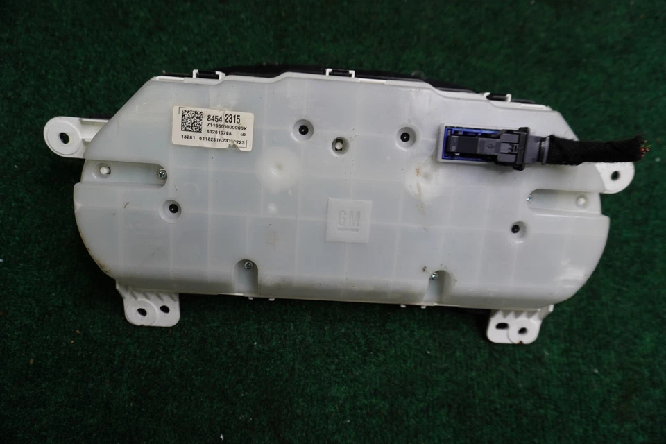 Chevrolet Traverse 2019 velocímetro calibre clúster OEM 84542315 106.748 millas Foto 3 de 4