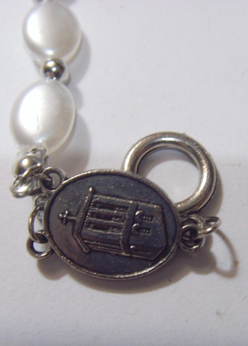 1980s vintage Catholic Saint Pergerine faux pearls Healer bracelet 53465